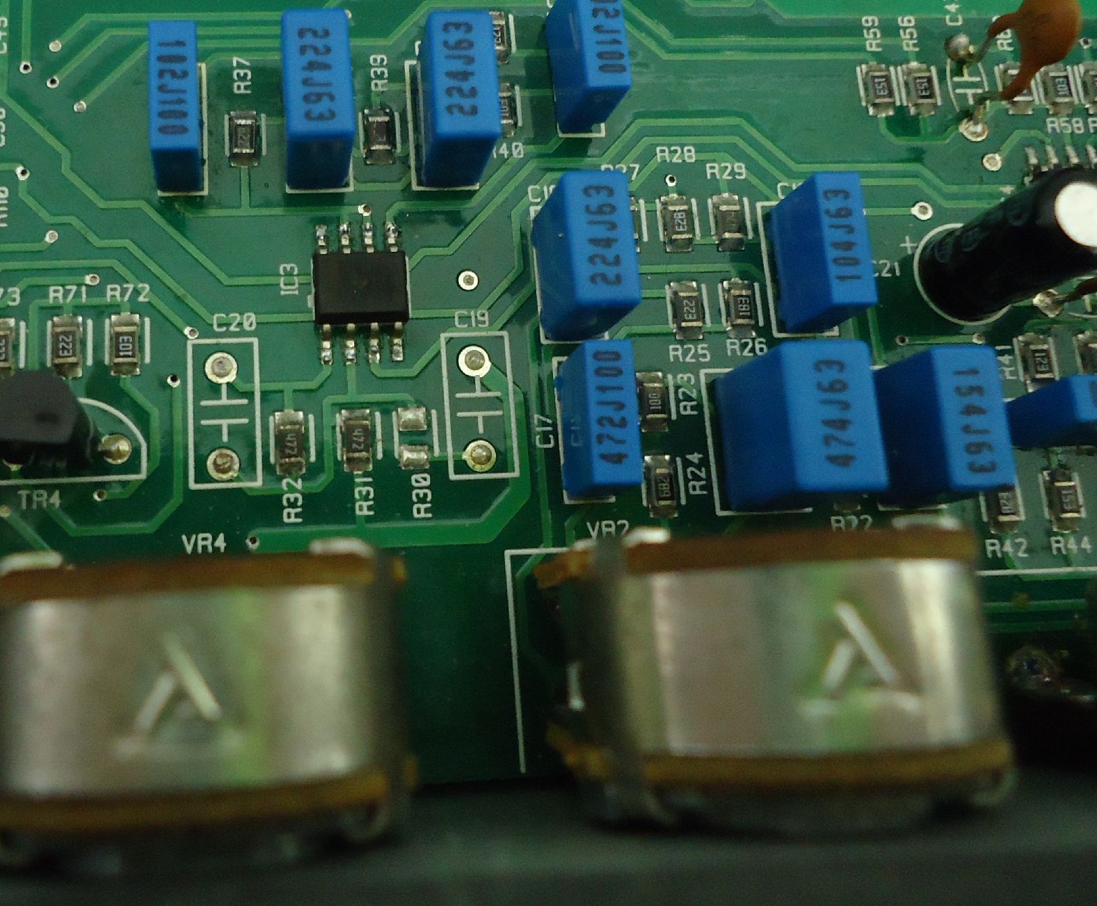 おじんHardRocker : BlackStar HT 1R Schematic 音が出なくなった基板の修理をするための回路図作成と修理