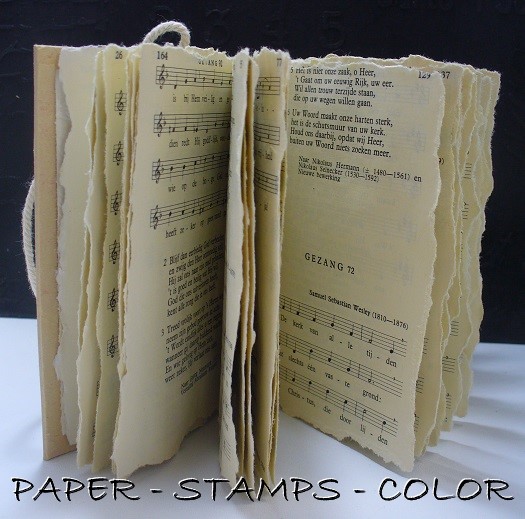 Magenta Tutorial on how to make a vintage booklet..