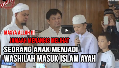 Bukan Hanya Roger Danuarta, Mualaf Cilik Bersuara Indah Ini Juga Membuat Ayahnya Masuk Islam