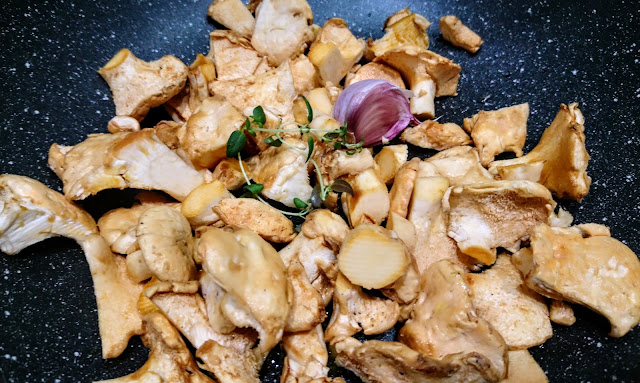 funghi selvatici in padella