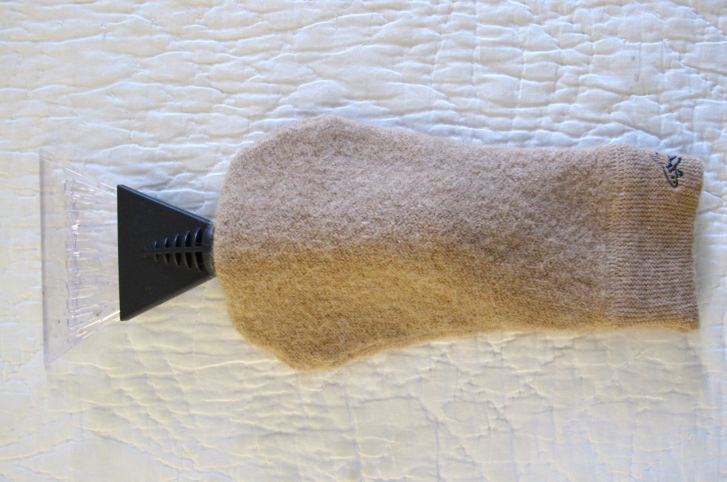 Resweater It's Tutorial Tuesday! Ice scraper mitten!