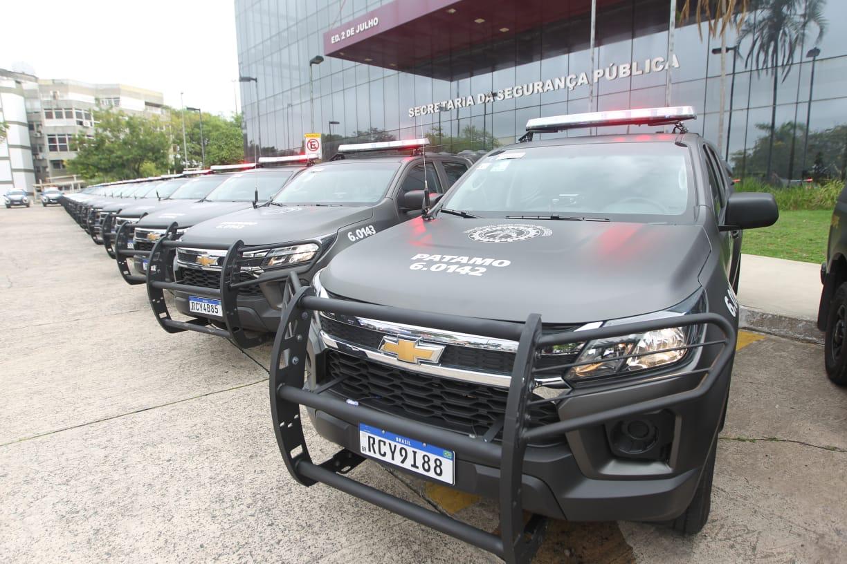 Rui entrega 50 viaturas para a Polícia Militar em 15 municípios