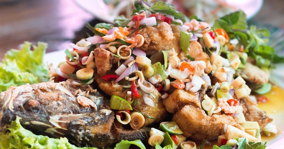 морепродукты. устрицы, лангусты, омары. судак на пару. ассорти морепродуктов мидии. ассорти кальмар мидии.