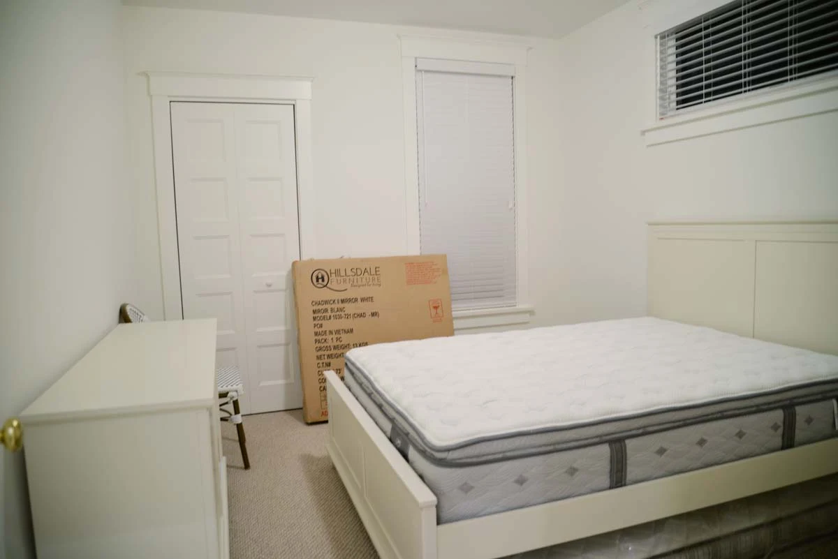 white cottage beachy bedroom