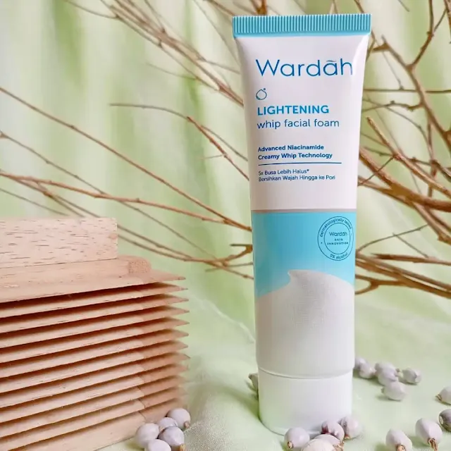 wardah facial foam lightening