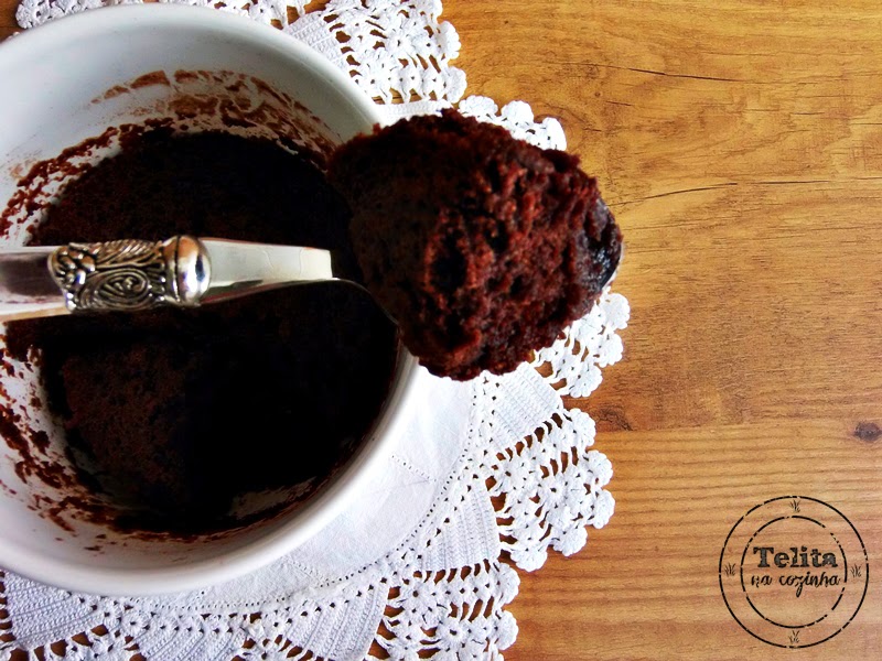bolo de chocolate na caneca Condi