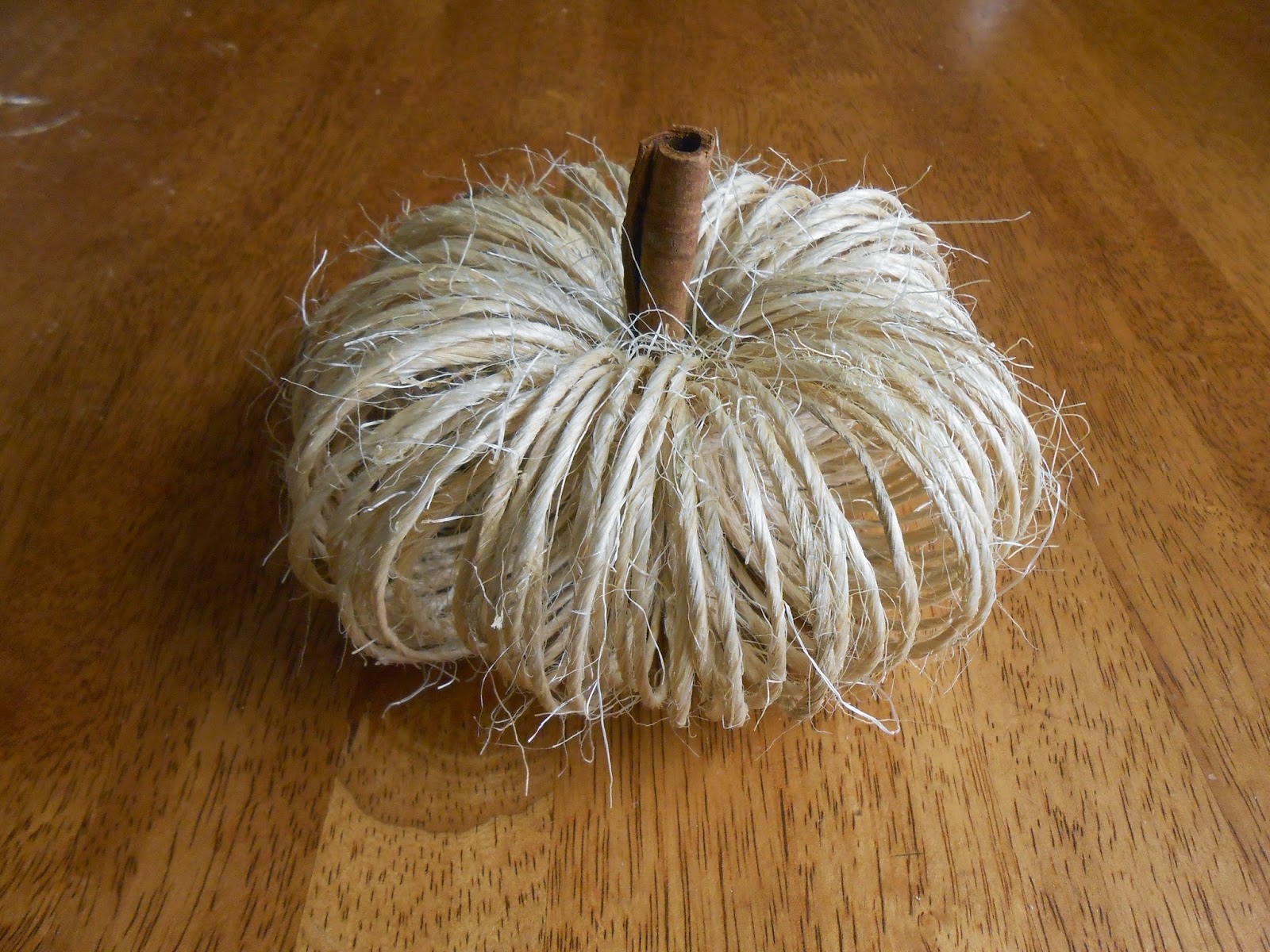 Sproutsandstuff Easy Twine Fall Pumpkins