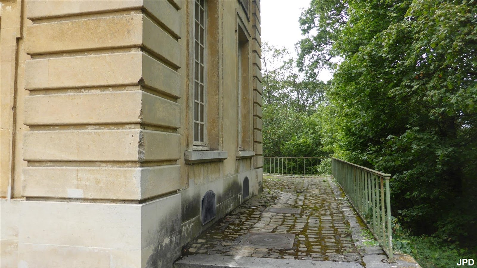 Parisbiseart Le pavillon du Butard