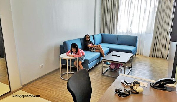 Park Inn by Radisson Iloilo Hotel Junior Suite - Park Inn by Radisson Iloilo Hotel Junior Suite Review - Iloilo hotel - Bacolod blogger - Bacolod mommy blogger - Philippines - family travel - family friendly hotel - living rom