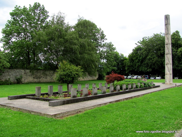 Radovljica, mestni park, obelisk Slovenija, Gorenjska