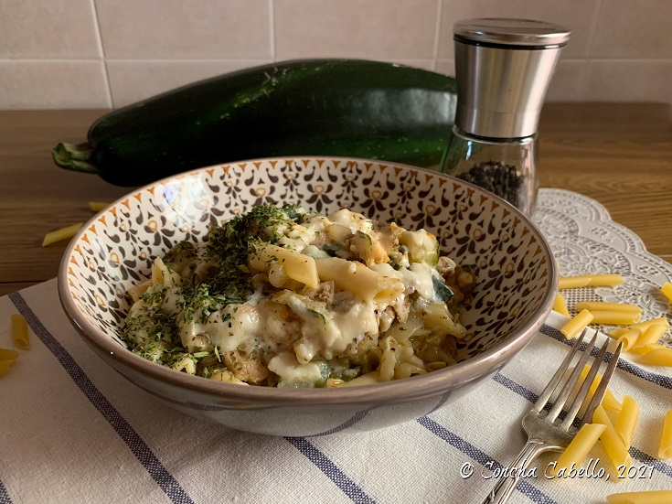 Macarrones con Pollo y Calabacín al Aroma de Limón | El Plato macarrones-pollo-calabacín-limón-plato