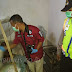 Pria Ini Terkejut Saat Antar Sembako Ke Rumah Slamet Yang Ditemukan Terlentang Tak Bernyawa