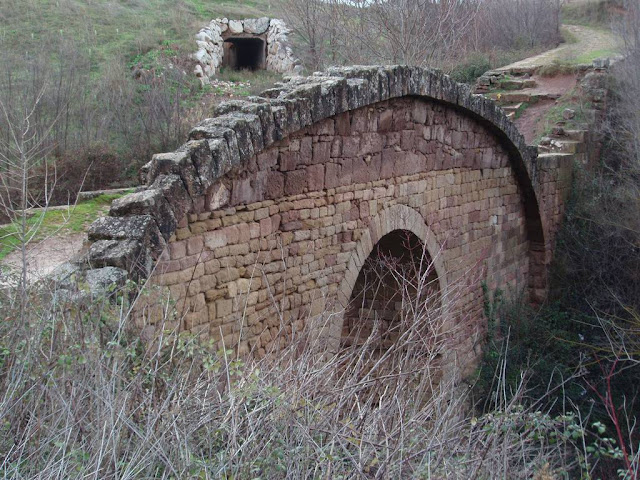 El Puente de Cirauqui en la etapa de Puente la Reina a Estella