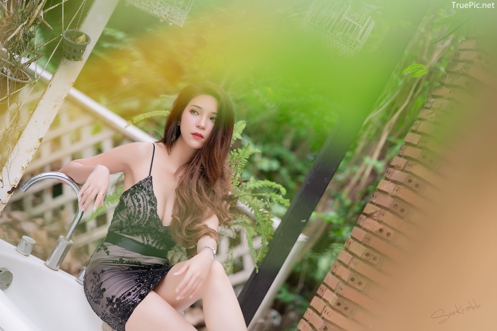 Thailand hot model - Janet Kanokwan Saesim - Black sexy garden - TruePic.net - Picture 11