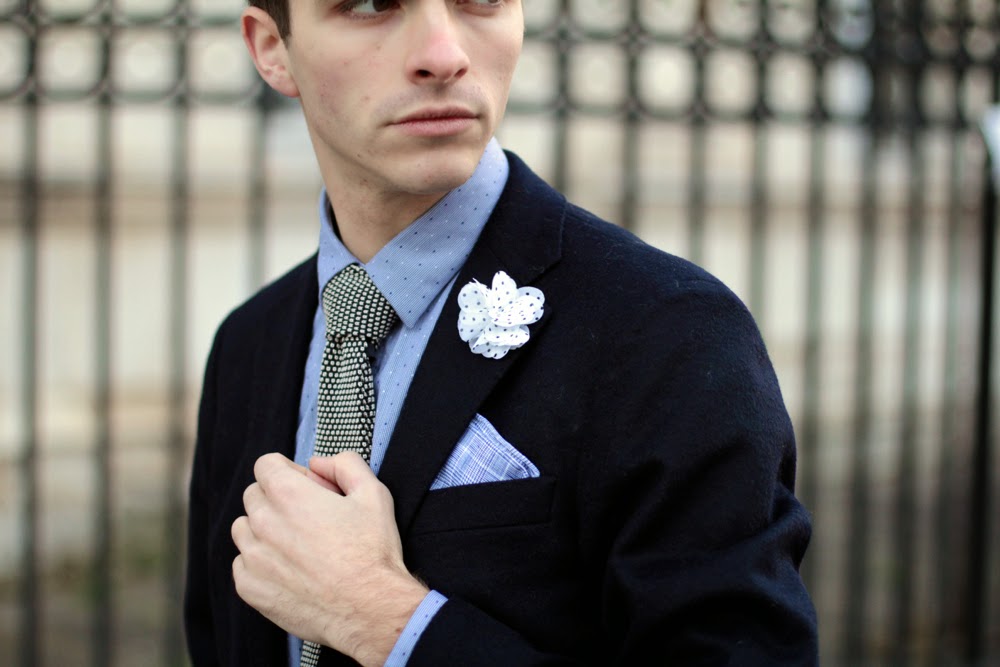 UNIQLO Blazer / Veste - ALAIN FIGARET Shirt / Chemise - H&M Jeans - Céline Shoes / Souliers - Pochette Square Tie, Lapel Flower, Pocket Square / Cravate tricotée, Mouchoir de poche - Royalties Socks / Chaussettes - Daniel Wellington Watch / Montre - Blog Mode Homme - Mensfashion - Dandy Paris