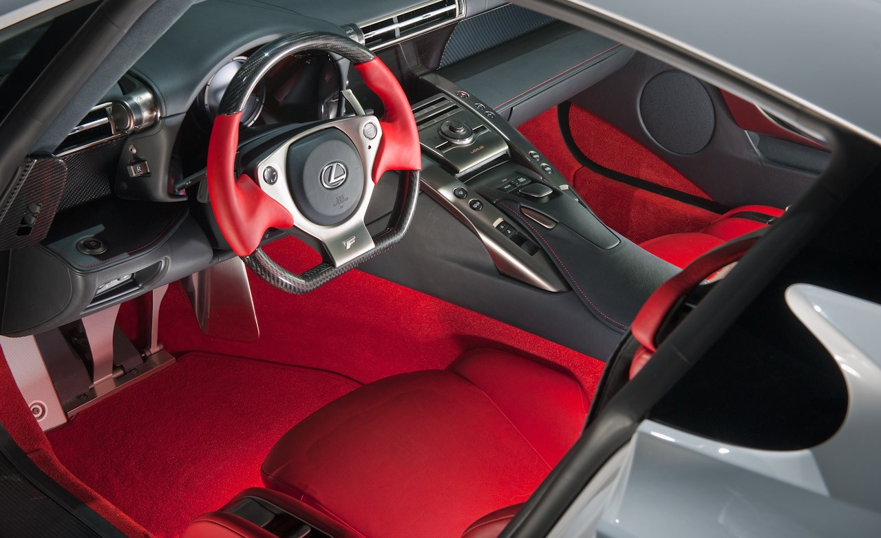 Lexus LFA 2022 салон