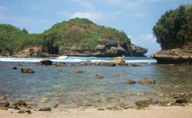 pantai di blitar