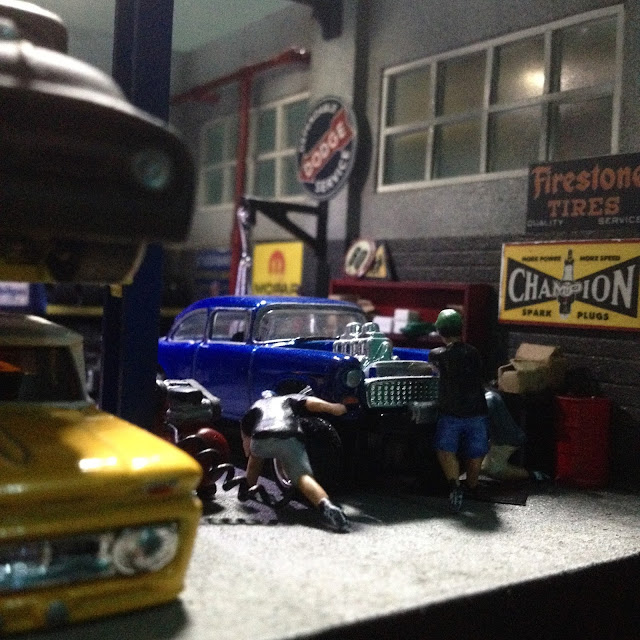 Hot wheels Garage diorama by Customslim Hobbies