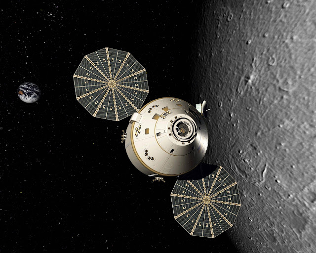 Космический корабль «Орион» на окололунной орбите / NASA