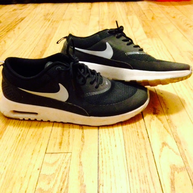 black nike air max size 8