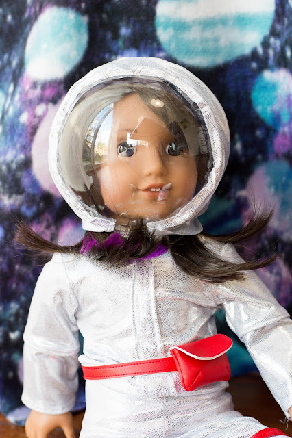 Snugglebug University: Make an astronaut helmet for your doll!