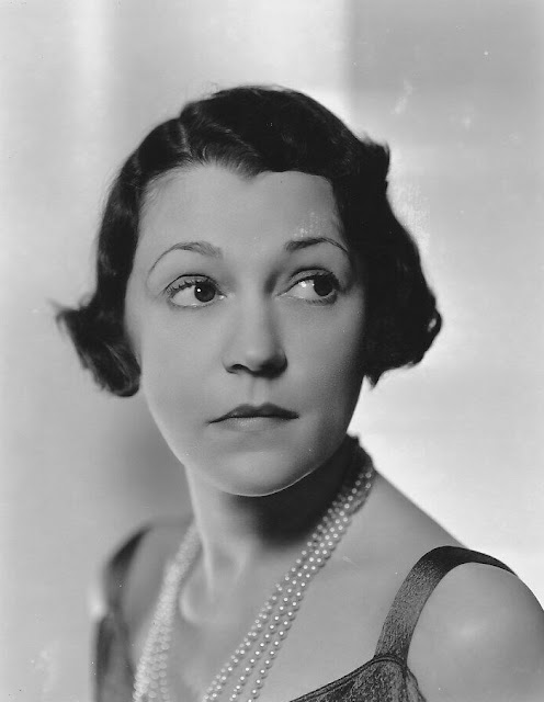 It's The Pictures That Got Small ...: THE MONDAY GLAMOUR 15!