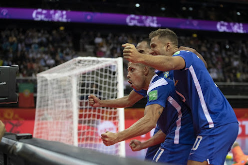 Brasil vence o Cazaquistão de virada e fica em 3° no Mundial de Futsal
