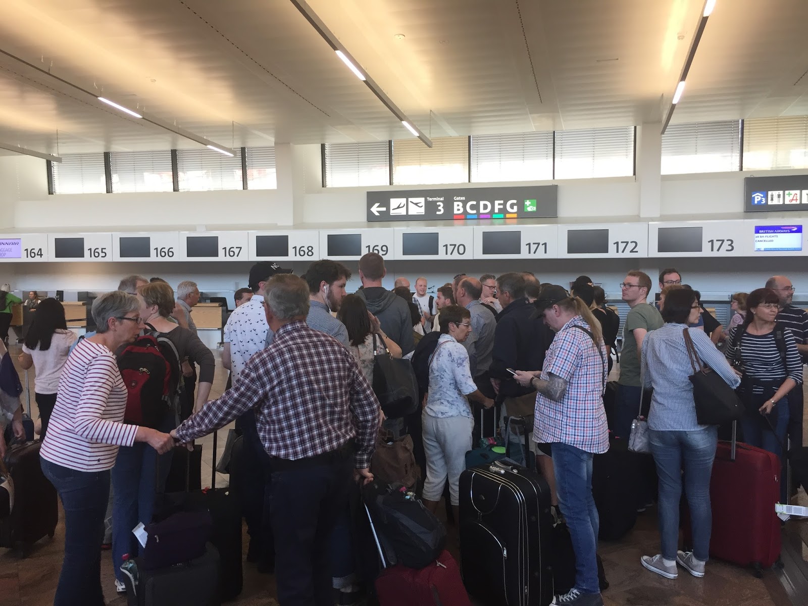 vienna airport lost baggage