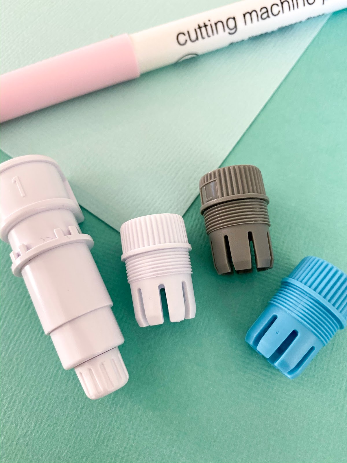 How to Use (Game Changing) Silhouette CAMEO 4 Pen Holder Silhouette