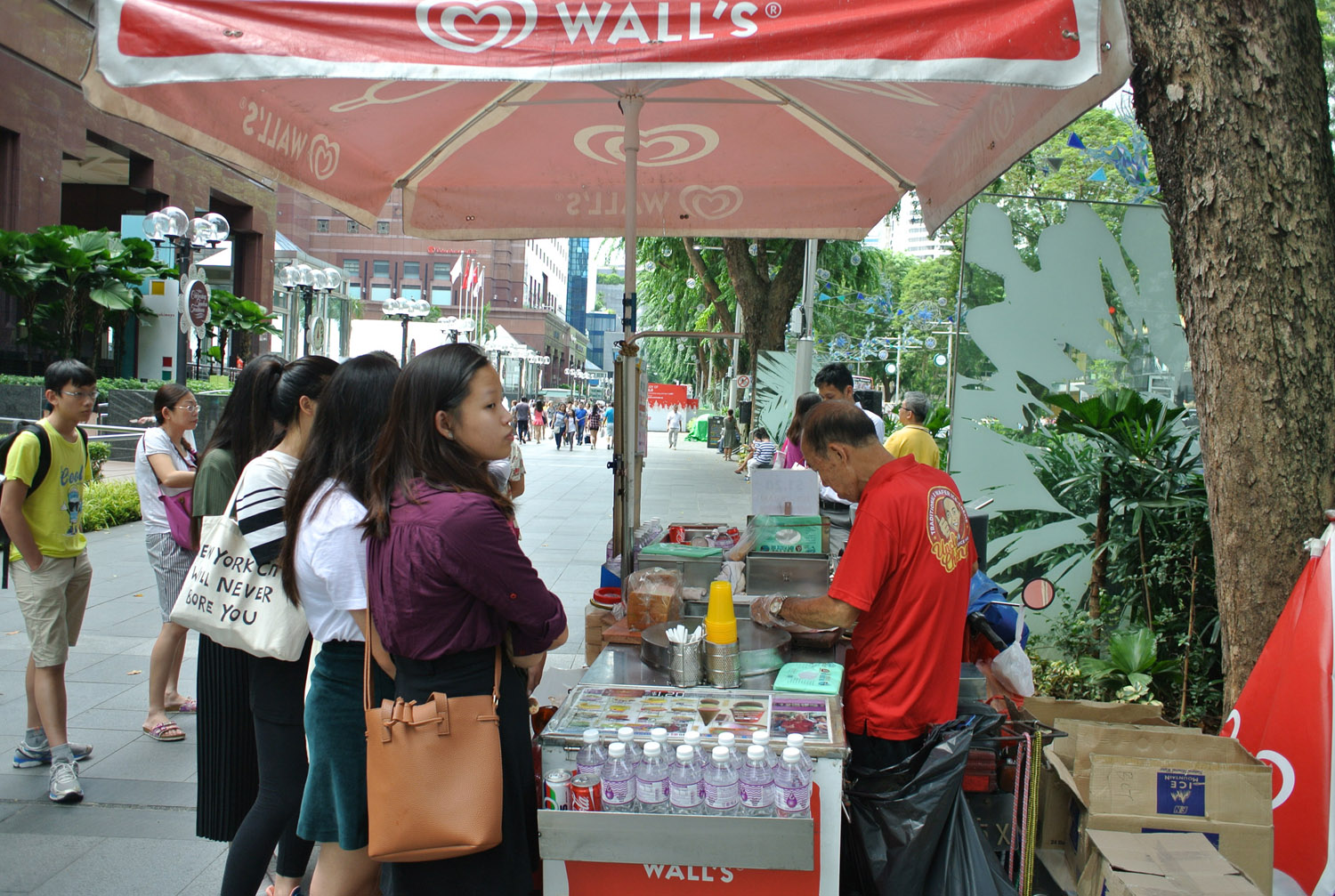 Jalan-jalan ke Singapura, Cobain Es Krim Uncle Chieng. Rasanya Bikin Nagih