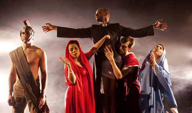 JULIUS%252C+video+multicanale+di+Elastic+Theatre+in+collaborazione+con+Savage+Mills+%2528foto+L.+Des+Cognets%2529+2013