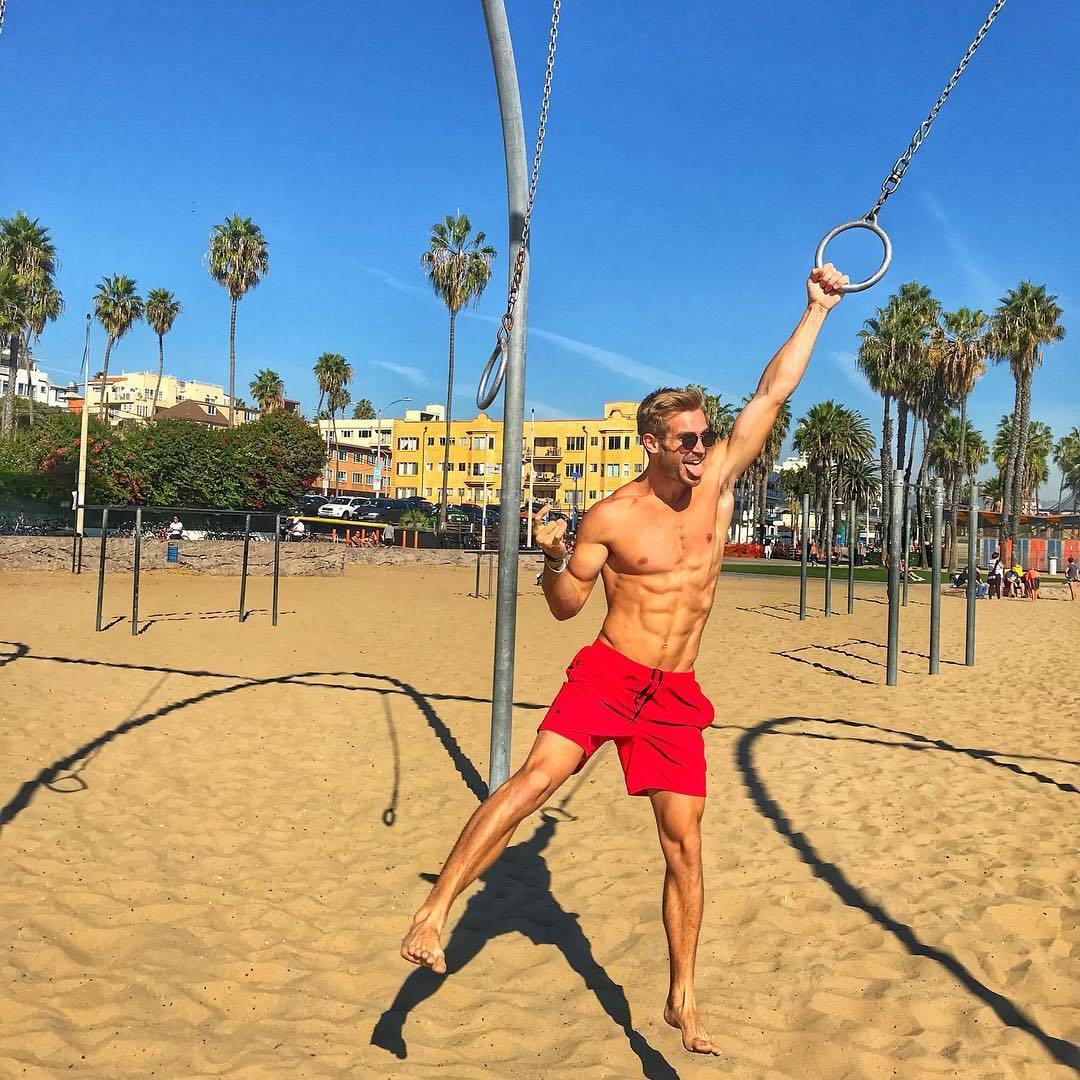 cocky-naughty-blond-fit-shirtless-dude-frat-beach-bro