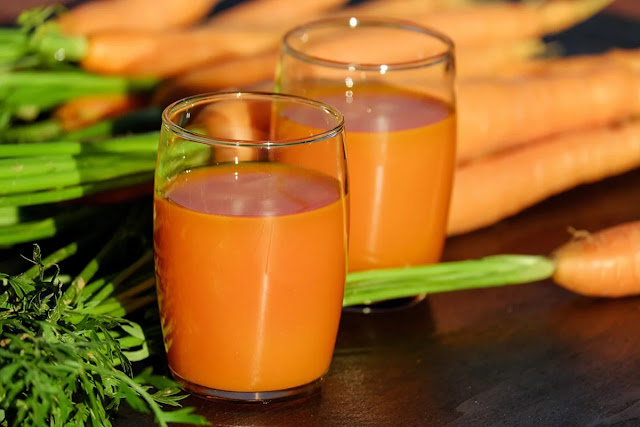Winter Diet: Tomato, Pomegranate And Carrot Juice Is Great For Skin!