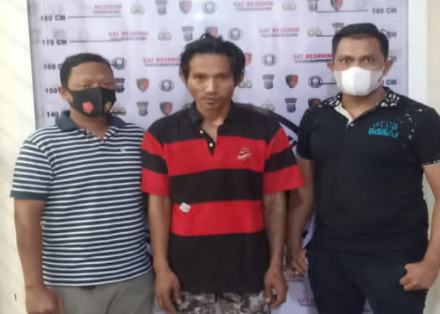 Sat Reskrim Polres Pelabuhan Belawan berhasil menangkap AH alias Adi (33) tersangka pelaku pencurian kendaraan bermotor. Hal tersebut disampaikan Kapolres Pelabuhan Belawan AKBP Faisal Rahmat, melalui Kasat Reskrim AKP I Kadek di ruangannya pada Sabtu