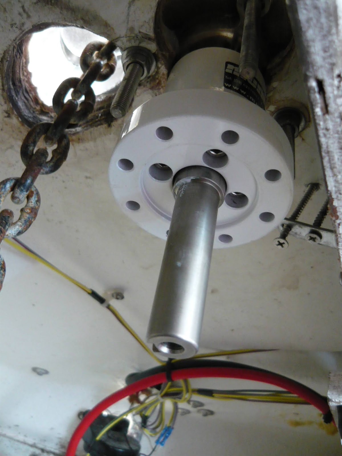 CHRISTIE PACIFIC CASE HISTORY Bayliner Muir Anchor Winch Replacement.