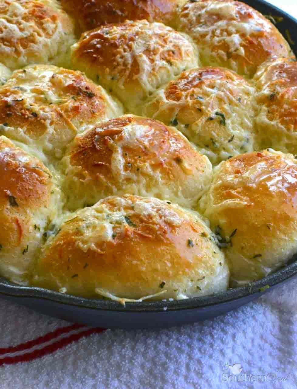 Garlic Parmesan Skillet Rolls A Southern Soul
