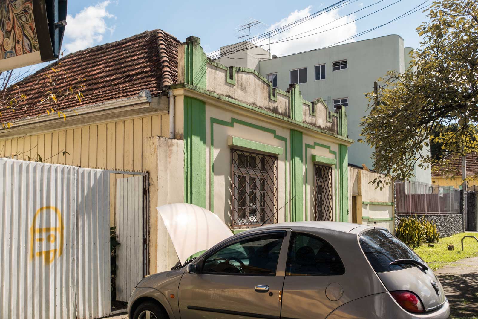 Fotografando Curitiba: Outra casa de madeira no Cristo Rei