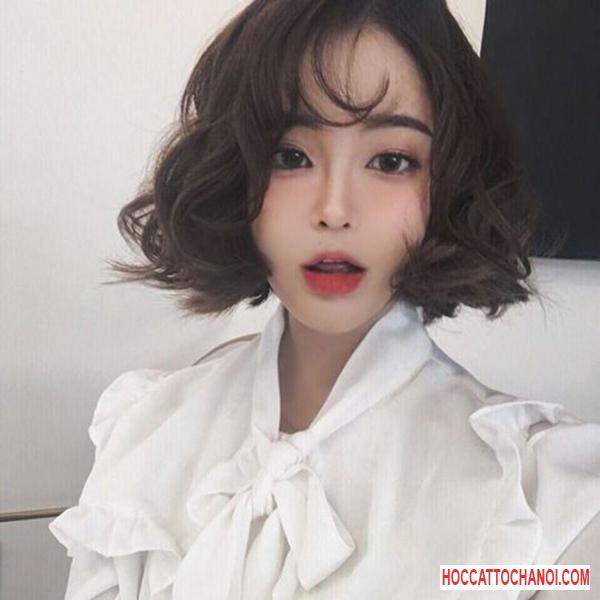 Những khuôn mặt tròn xoe cùng tóc mái thưa này sẽ khiến chị em lao đi cắt tóc mái ngay Những khuôn mặt tròn xoe cùng tóc mái thưa này sẽ khiến chị em lao đi cắt tóc mái ngay