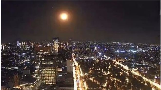Meteoro no México: uma "imensa bola de fogo" viaja pelo céu do CDMX e é vista de outros estados - Vídeo