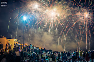 Antiche tradizioni dell' Isola d' Ischia, Festa a mare agli scogli di Sant' Anna 2019, Festa di Sant'Anna 2019, foto Ischia, fotografare i fuochi d'artificio, Incendio del Castello Aragonese Ischia, 