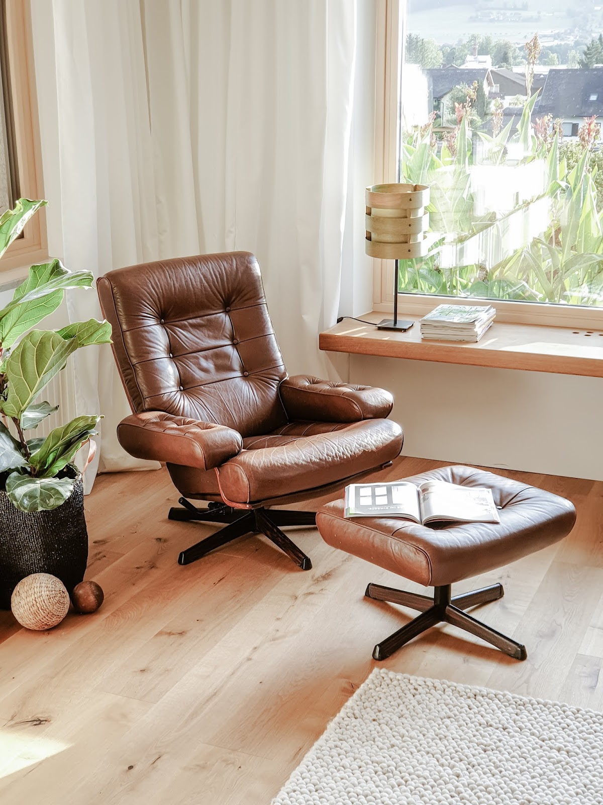 Eames Lounge - Chair Design