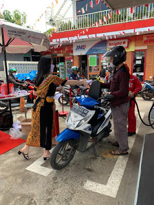 Astra Motor Kalimantan Barat Beri Kejutan Spesial Di hari Pelanggan Nasional Astra Motor Kalimantan Barat Beri Kejutan Spesial Di hari Pelanggan Nasional
