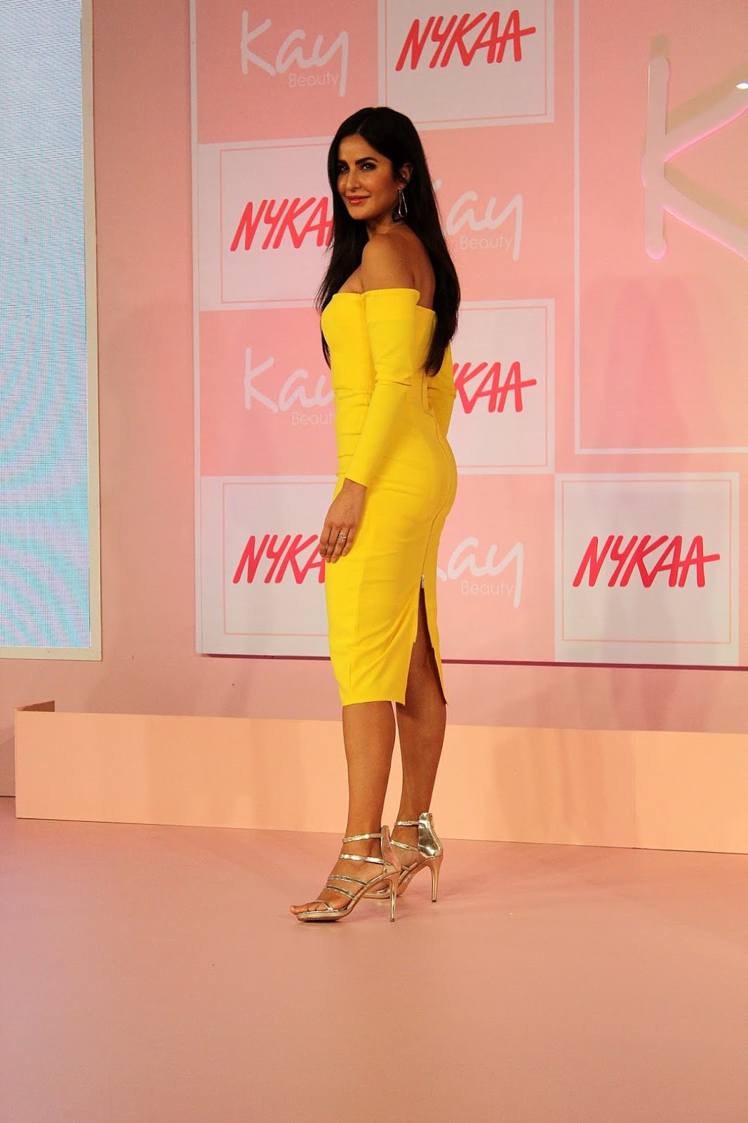 [Image: Photos_Katrina_Kaif_Launches_Her_New_Mak..._Key_3.jpg]