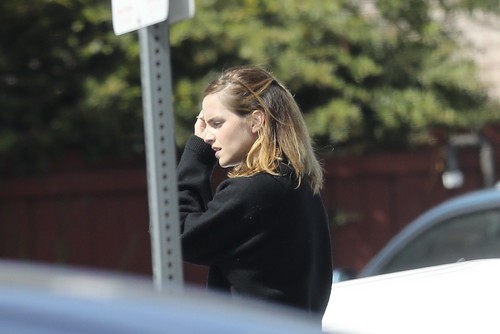 Emma Watson Updates: Emma Watson at Cedar Sinai Urgent Care in Culver