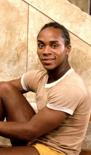 Διάσημοι που έφυγαν από AIDS ή δίνουν μάχη