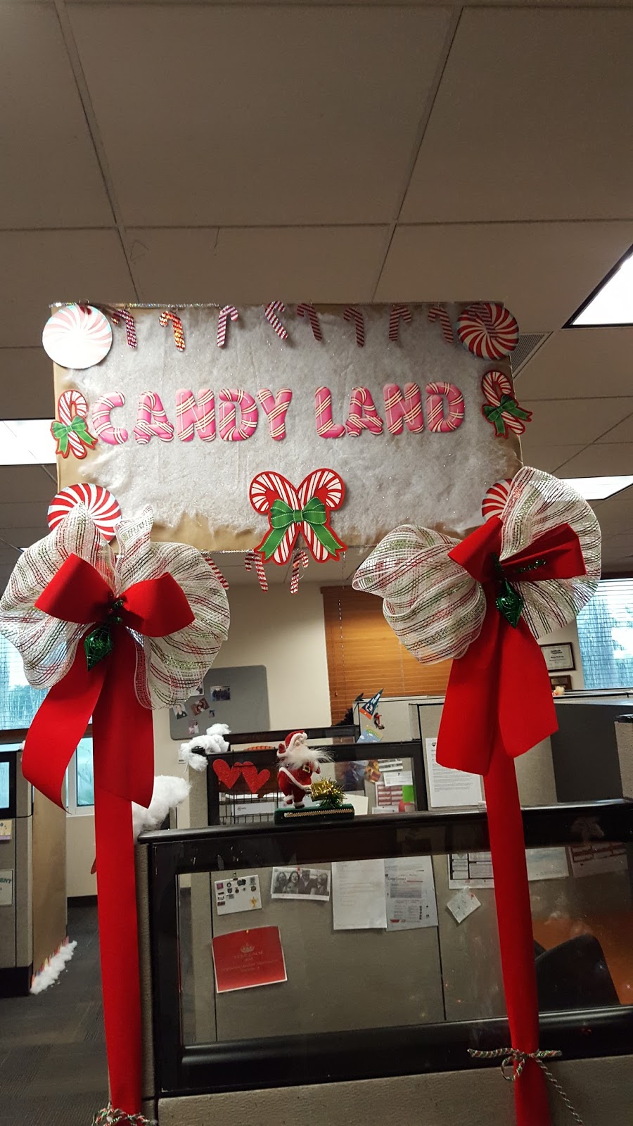 Office decorations : Candyland Christmas