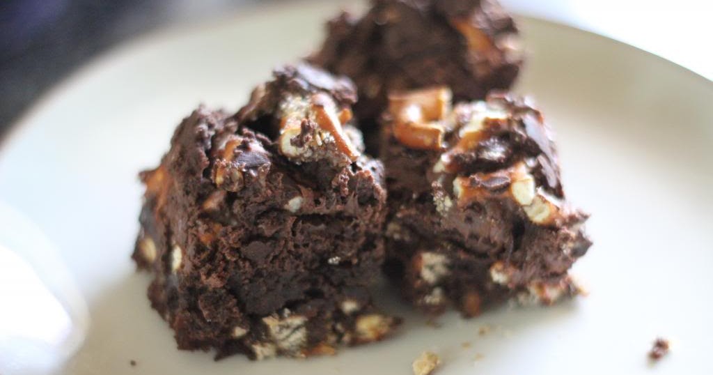The Chronicles of Ruthie Hart Nutella Pretzel Brownies