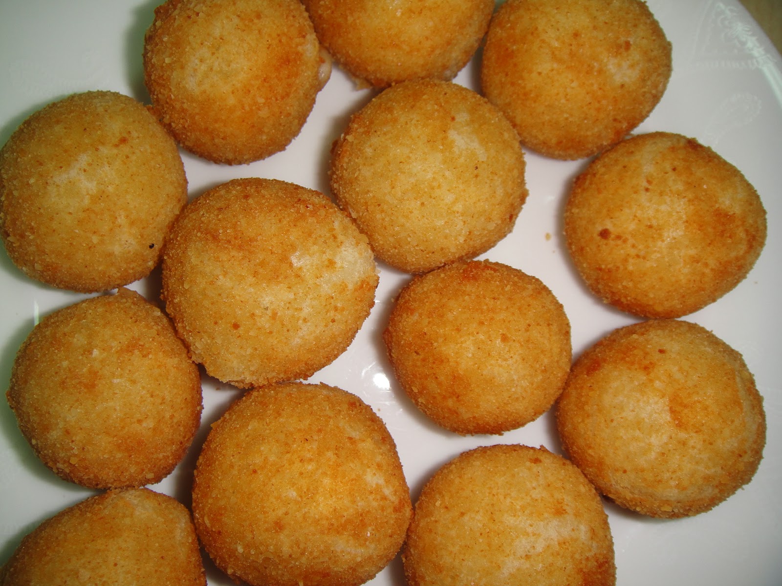 Maryam's Culinary Wonders: 174. Emmental Cheese Balls