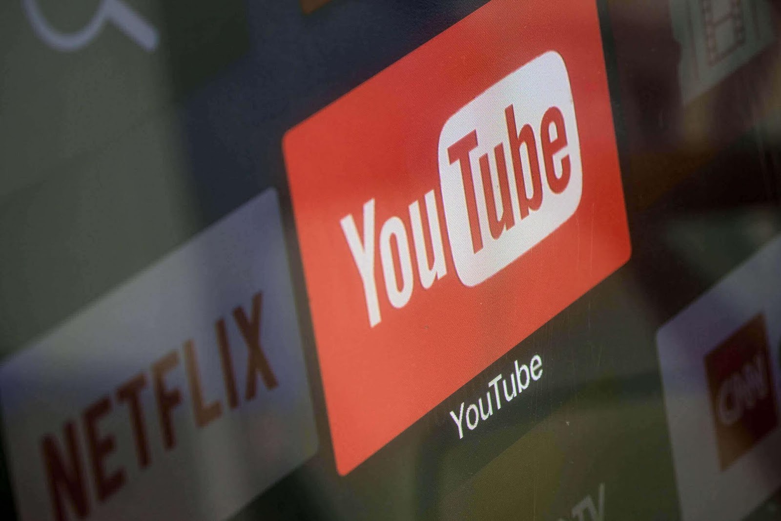 Trafik Internet Tinggi, Youtube dan Netflix Turunkan Kualitas Video di Eropa Trafik Internet Tinggi, Youtube dan Netflix Turunkan Kualitas Video di Eropa