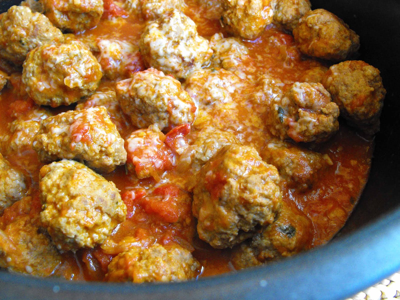 As receitas lá de casa: Almôndegas em molho de tomate